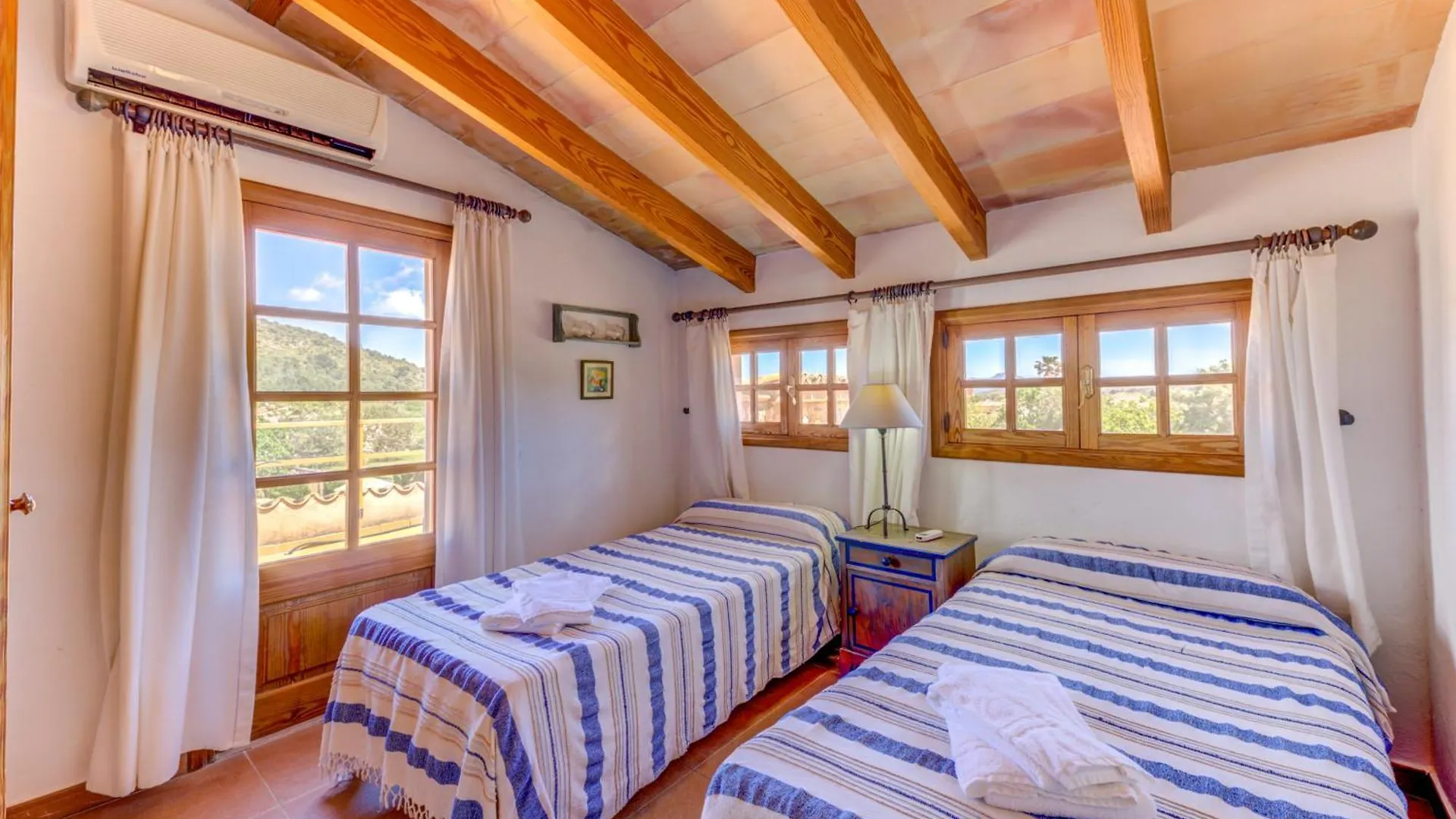 Villa Can Martin By Sealand Villas ポレンサ